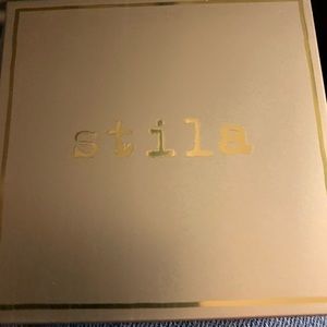 Stila Heaven’s Hue Highlighter in Kitten used